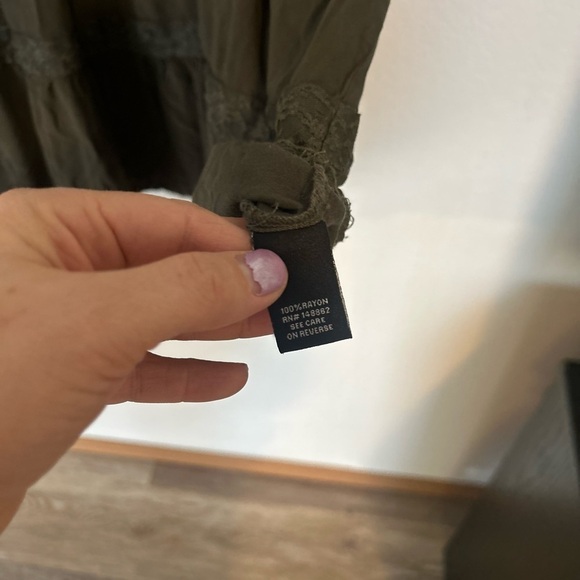 TORRID Dress 4 Tiered Lace Trim Split V-Neck Pintuck A-Line Short Sleeve Green - Picture 5 of 8